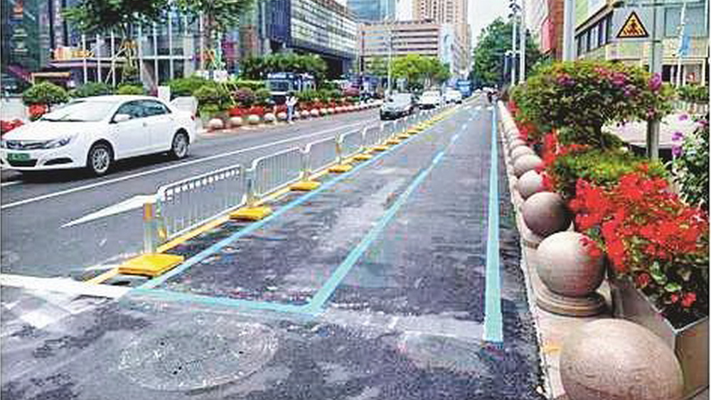非機動車該向誰“要”路權？